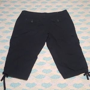 Black drawstring capris size 17 like new
